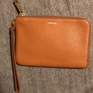 **NEW** Fossil Clutch